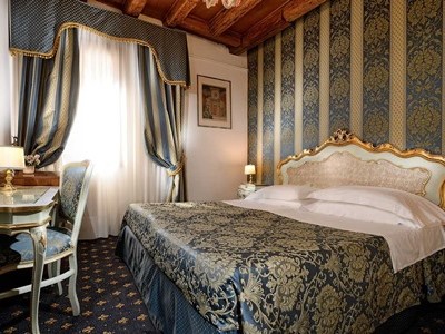 bedroom - hotel albergo san marco - venice, italy