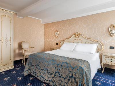 bedroom 3 - hotel montecarlo - venice, italy
