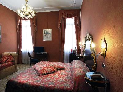 bedroom 2 - hotel ateneo - venice, italy