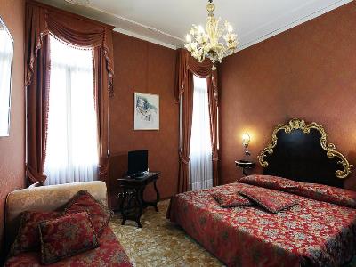 bedroom 1 - hotel ateneo - venice, italy
