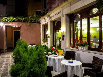 restaurant - hotel ateneo - venice, italy