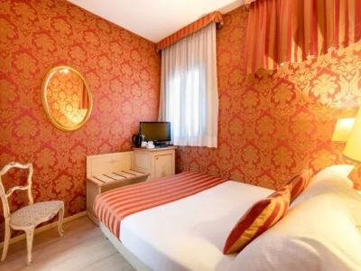 bedroom 2 - hotel san giorgio - venice, italy