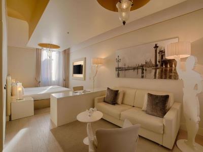 bedroom 3 - hotel palazzo barocci - venice, italy