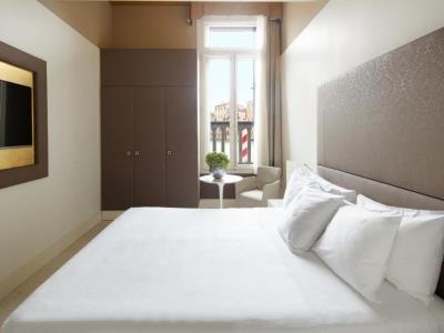 bedroom - hotel palazzo barocci - venice, italy