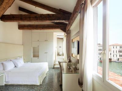 bedroom 1 - hotel palazzo barocci - venice, italy
