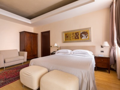 junior suite - hotel liassidi palace - venice, italy
