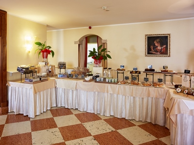 breakfast room 1 - hotel villa quaranta wine and spa - verona, italy