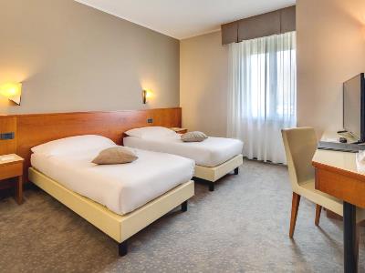 bedroom 1 - hotel best western turismo - verona, italy