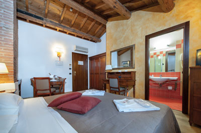 standard bedroom - hotel villa malaspina - verona, italy