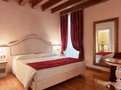 bedroom - hotel albergo mazzanti - verona, italy