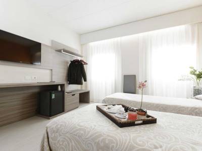 bedroom 6 - hotel alfa fiera - vicenza, italy