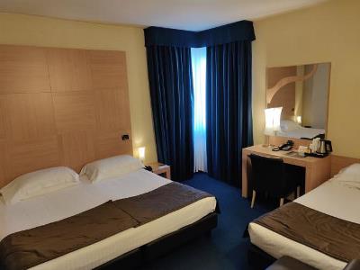 bedroom 3 - hotel best western tre torri - vicenza, italy