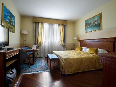 bedroom 1 - hotel villa pace park bolognese - treviso, italy