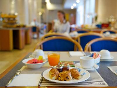breakfast room 1 - hotel novotel firenze nord aeroporto - sesto fiorentino, italy