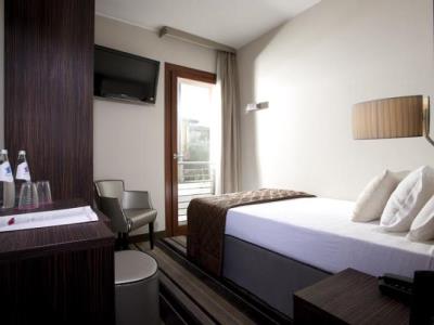 bedroom 3 - hotel best western titian inn venice airport - tessera, italy