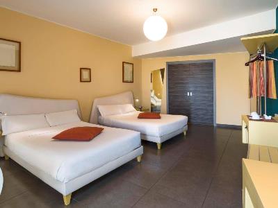 bedroom 2 - hotel ibis styles catania acireale - acireale, italy