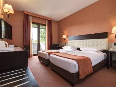 bedroom 4 - hotel best western gorizia palace - gorizia, italy