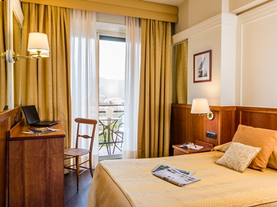 bedroom 10 - hotel vis a vis - sestri levante, italy