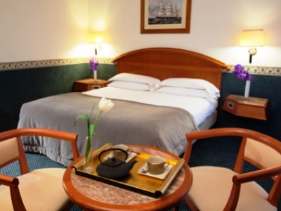 bedroom - hotel starhotels vespucci - campi bisenzio, italy