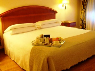bedroom 1 - hotel starhotels vespucci - campi bisenzio, italy