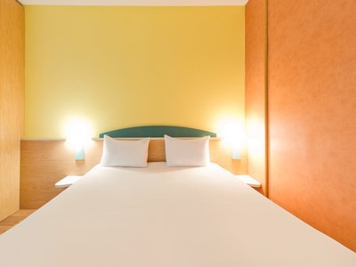 bedroom 1 - hotel ibis firenze prato est - campi bisenzio, italy
