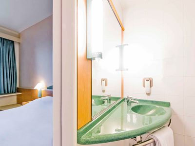 bedroom 3 - hotel ibis firenze prato est - campi bisenzio, italy
