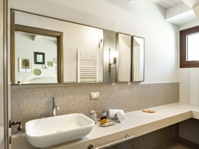 bathroom - hotel tenuta chiaramonte - ragusa, italy