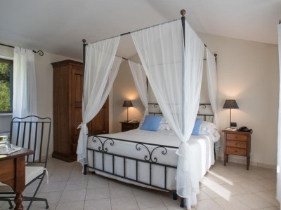bedroom - hotel masseria panareo - otranto, italy