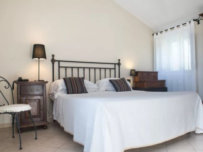 bedroom 6 - hotel masseria panareo - otranto, italy