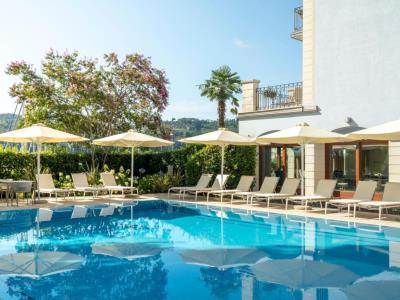 outdoor pool - hotel bellerive lifestyle - salo, italy