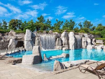 outdoor pool - hotel sheraton grande tokyo bay - urayasu, japan