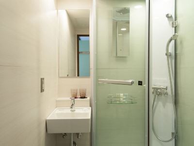 bathroom - hotel agora place asakusa - tokyo, japan