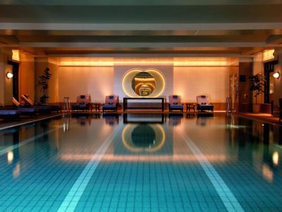 indoor pool - hotel ritz-carlton - tokyo, japan