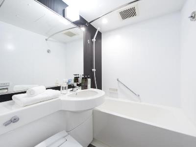 bathroom - hotel villa fontaine kayabacho - tokyo, japan