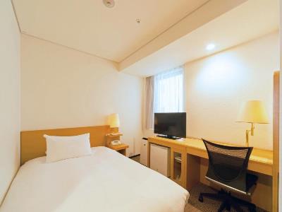 bedroom - hotel granvia osaka - osaka, japan