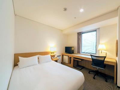 bedroom 1 - hotel granvia osaka - osaka, japan