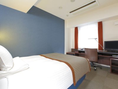 bedroom 1 - hotel mystays sakaisuji honmachi - osaka, japan