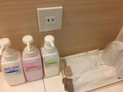 bathroom 2 - hotel sunlife - osaka, japan
