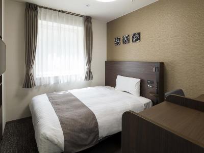 bedroom - hotel comfort hotel osaka shinsaibashi - osaka, japan