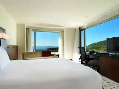 deluxe room - hotel hilton niseko village - niseko, japan