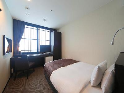 bedroom 1 - hotel kyoto tower - kyoto, japan