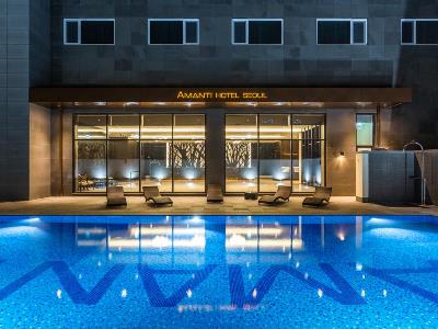 outdoor pool - hotel amanti - seoul, south korea