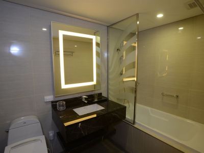 bathroom - hotel astar - jeju, south korea