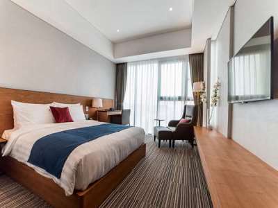 bedroom 1 - hotel golden tulip incheon airport hotel suite - incheon, south korea