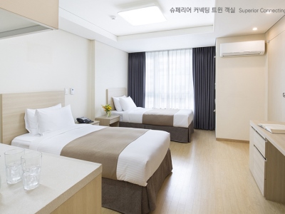 bedroom - hotel crown harbor - busan, south korea