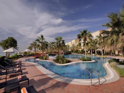outdoor pool - hotel movenpick kuwait al bidaa - kuwait city, kuwait