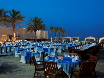 restaurant 1 - hotel hilton kuwait resort - kuwait city, kuwait