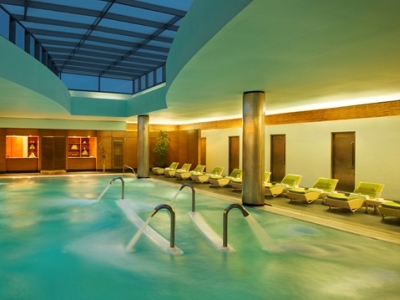 indoor pool - hotel hilton kuwait resort - kuwait city, kuwait