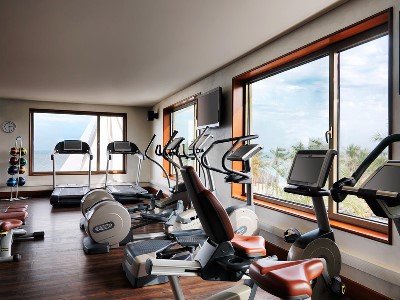 gym - hotel jumeirah messilah beach hotel and spa - kuwait city, kuwait
