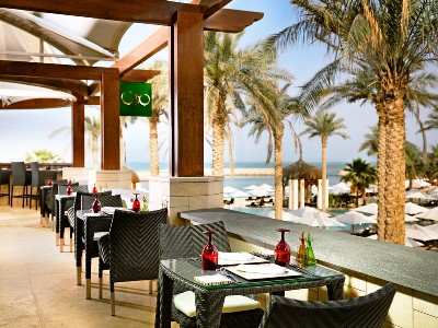 restaurant 1 - hotel jumeirah messilah beach hotel and spa - kuwait city, kuwait